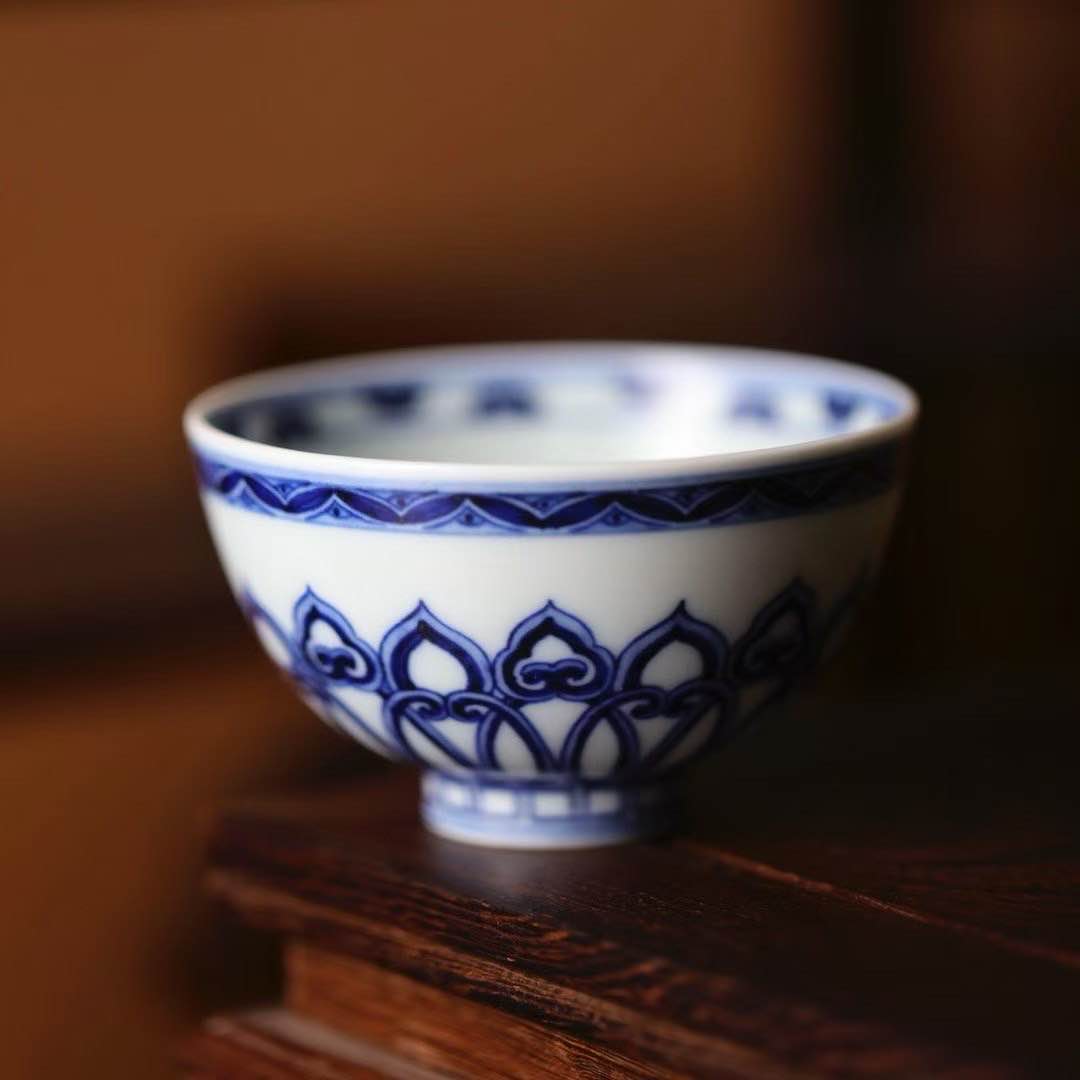 Chunfeng Xiangyu: The Pioneer of Hand-painted Tea Utensils in Jingdezhen 春风祥玉:景德镇手绘茶器的开创者