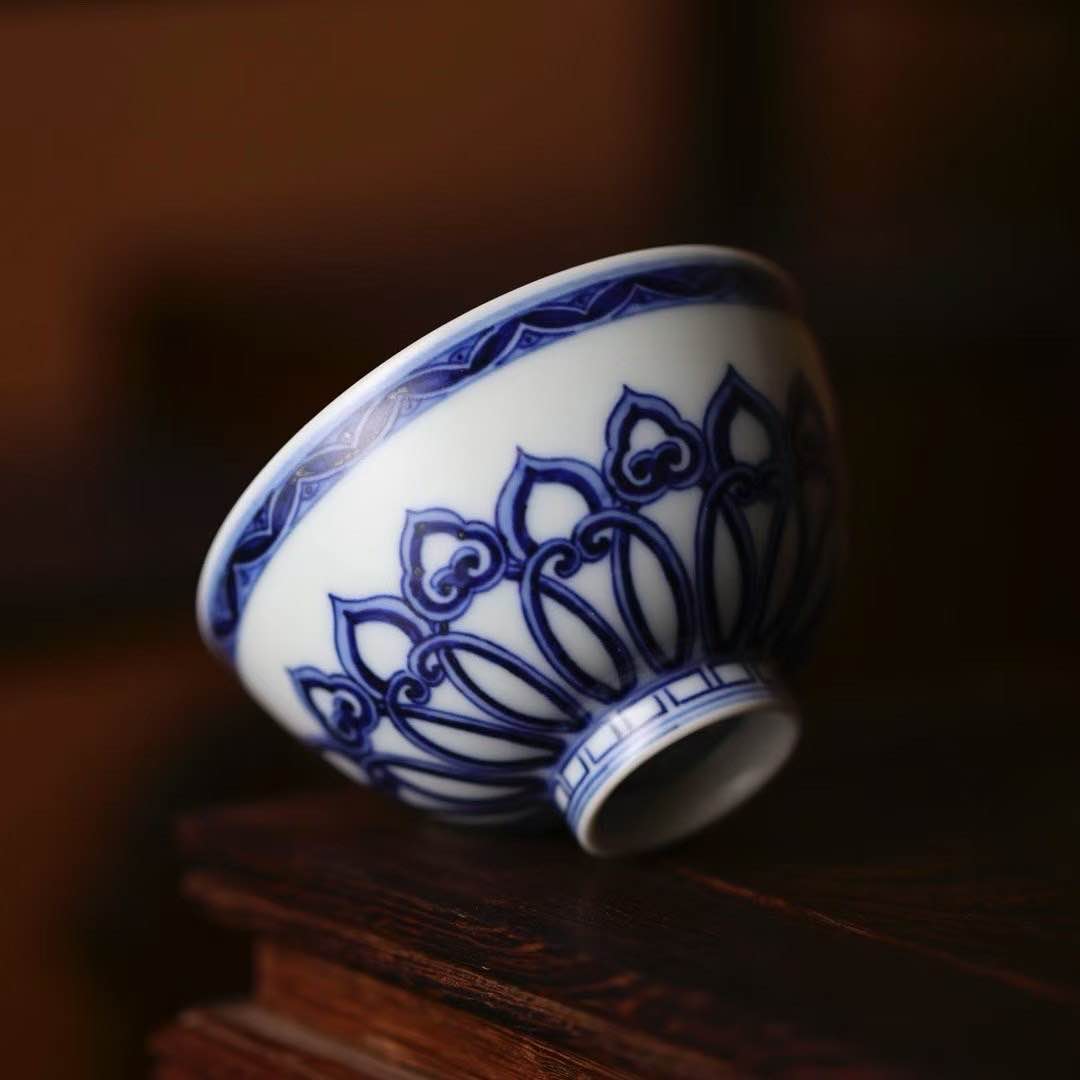 ChenFeng XiangYu: Blue and White Porcelain with Lotus Pattern 春风祥玉 宝相纹鸡心杯