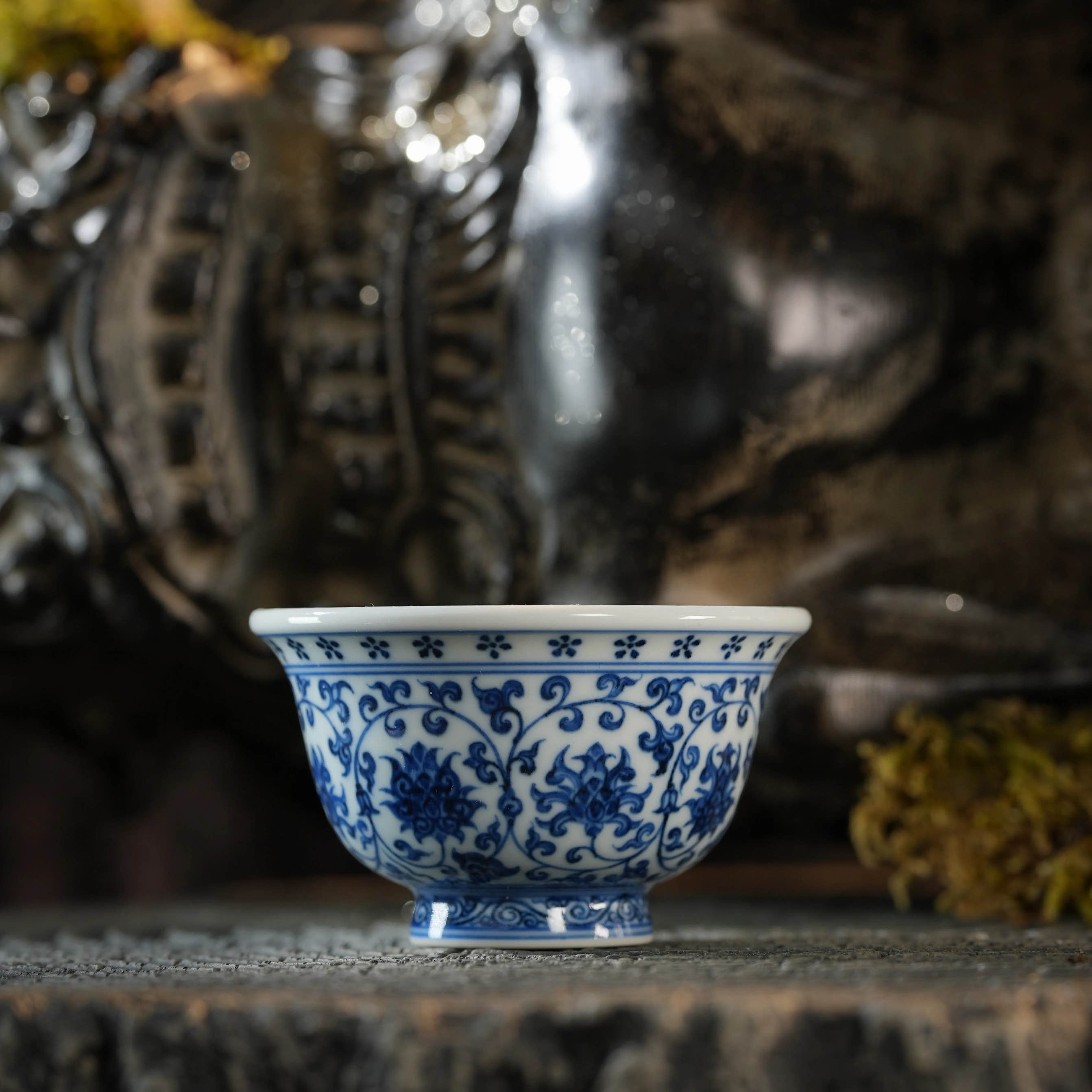 LiuJianFeng Kiln Blue and White Porcelain Cup with Twisted Lotus Pattern(gen3) 刘建锋窑缠枝莲压手杯(第三代)