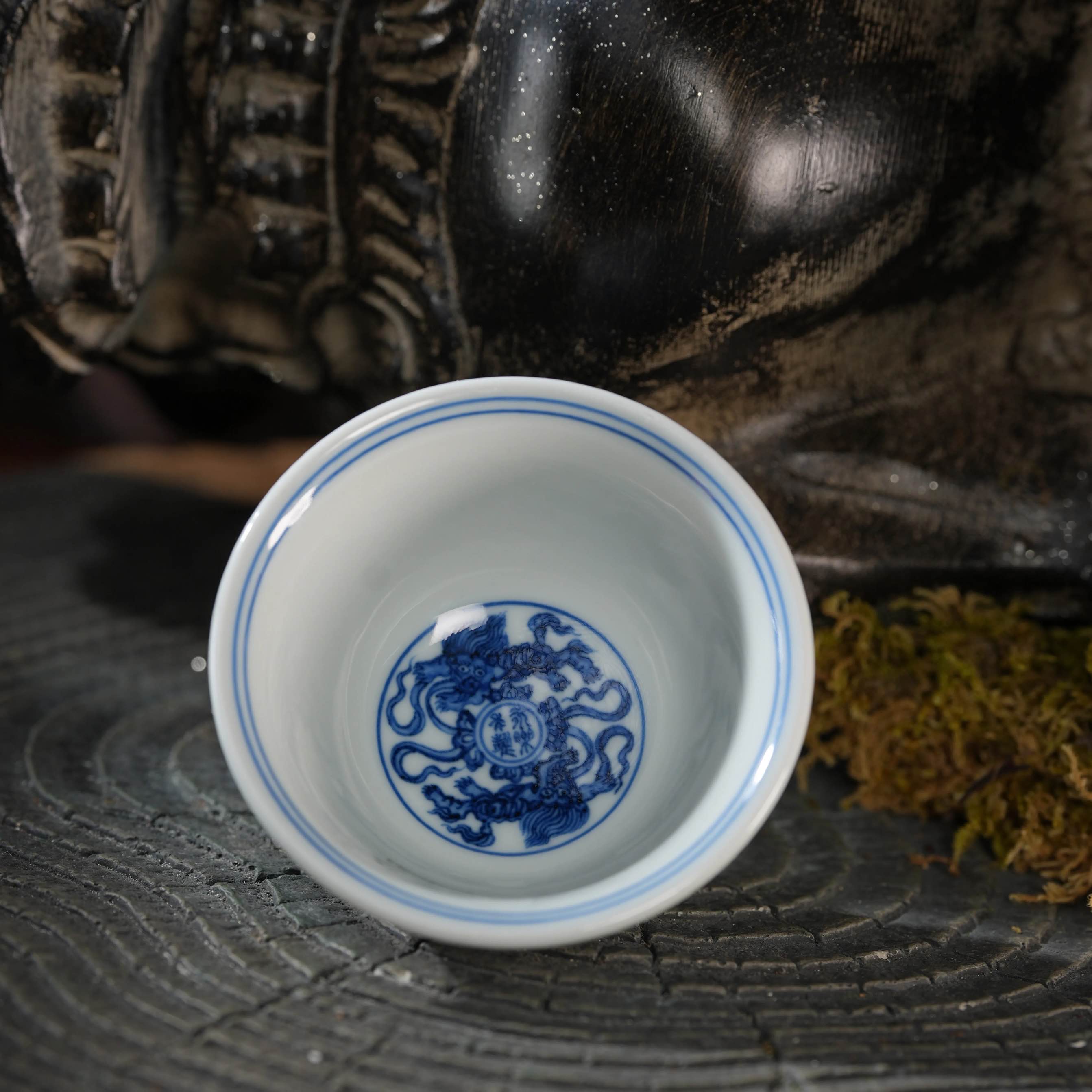 LiuJianFeng Kiln Blue and White Porcelain Cup with Twisted Lotus Pattern(gen3) 刘建锋窑缠枝莲压手杯(第三代)