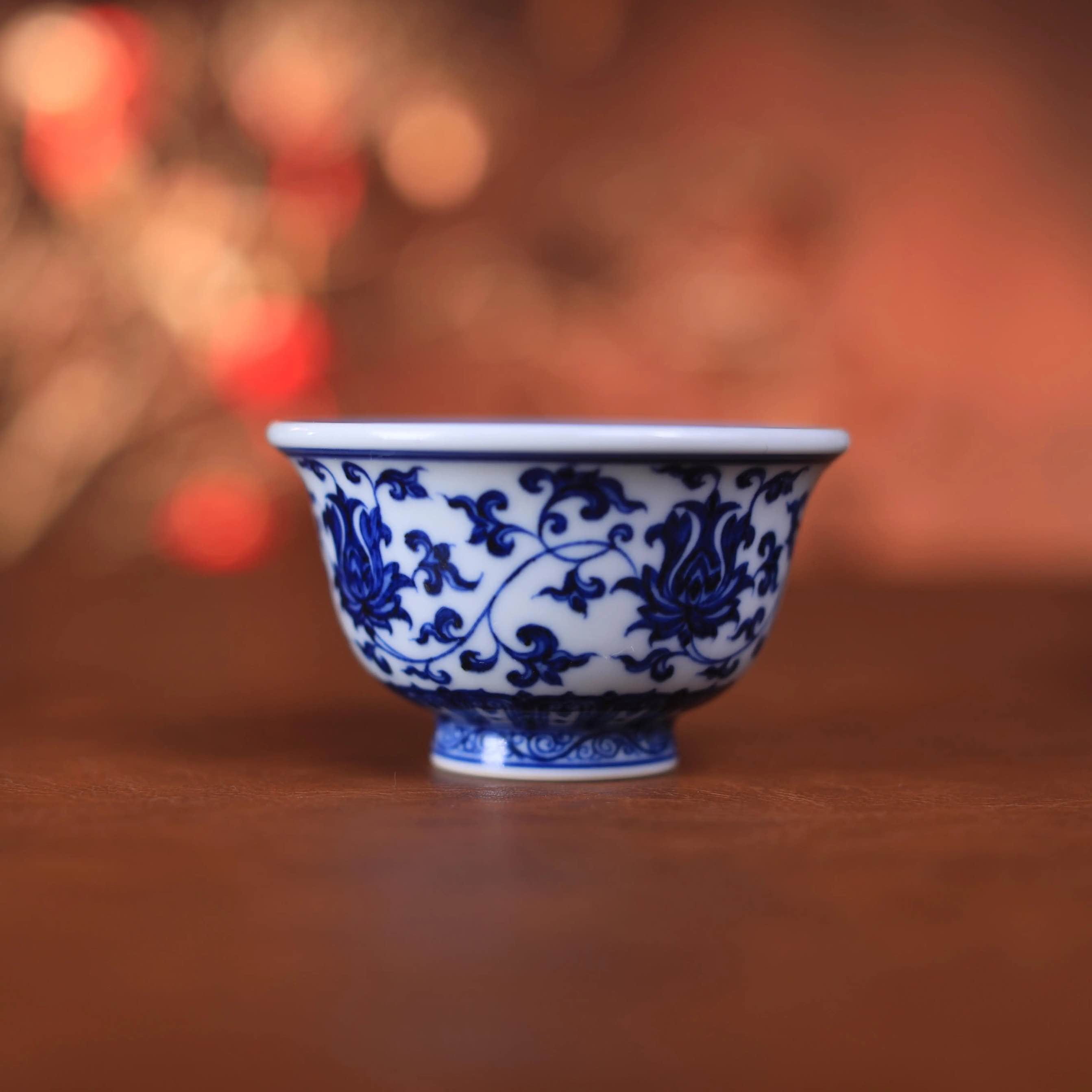 LiuJianFeng Kiln Blue and White Porcelain Cup with entwined lotus and dragon-phoenix Pattern 刘建锋窑 缠枝莲龙凤压手杯