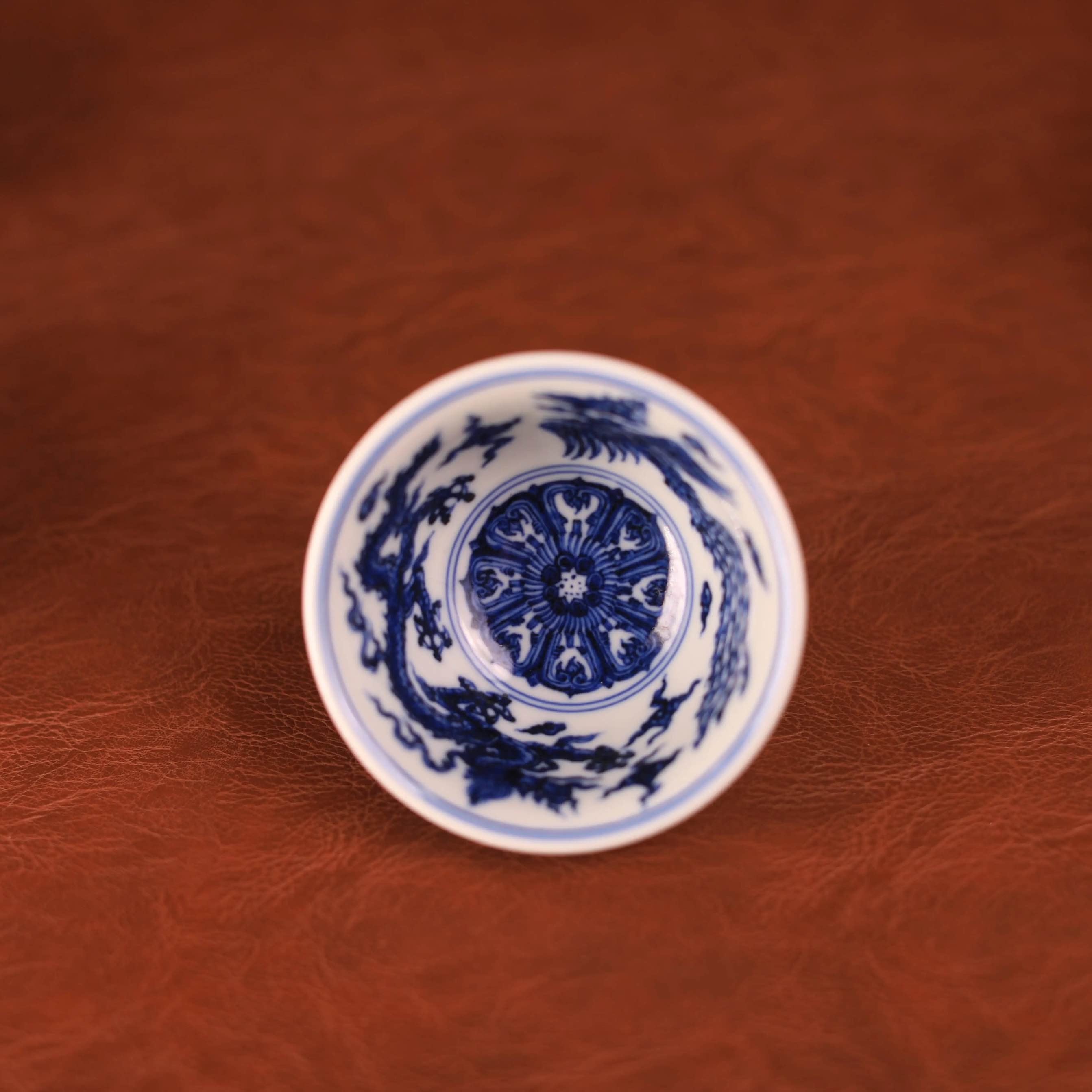 LiuJianFeng Kiln Blue and White Porcelain Cup with entwined lotus and dragon-phoenix Pattern 刘建锋窑 缠枝莲龙凤压手杯
