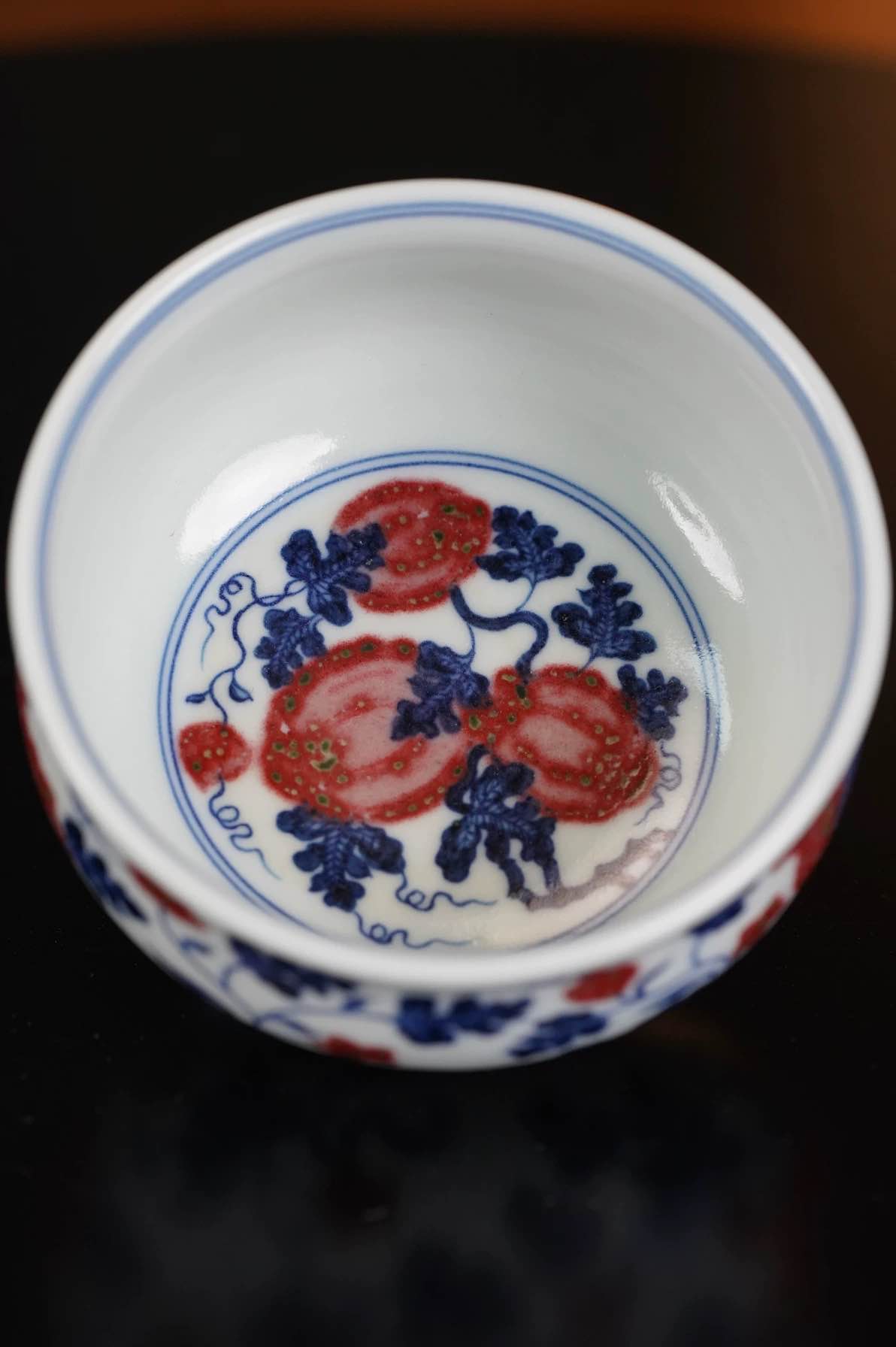He Ran Kiln: Blue and White Porcelain with Underglaze Red Cup with Watermelon Pattern 和然窑 青花釉里红 刮瓞炉式杯