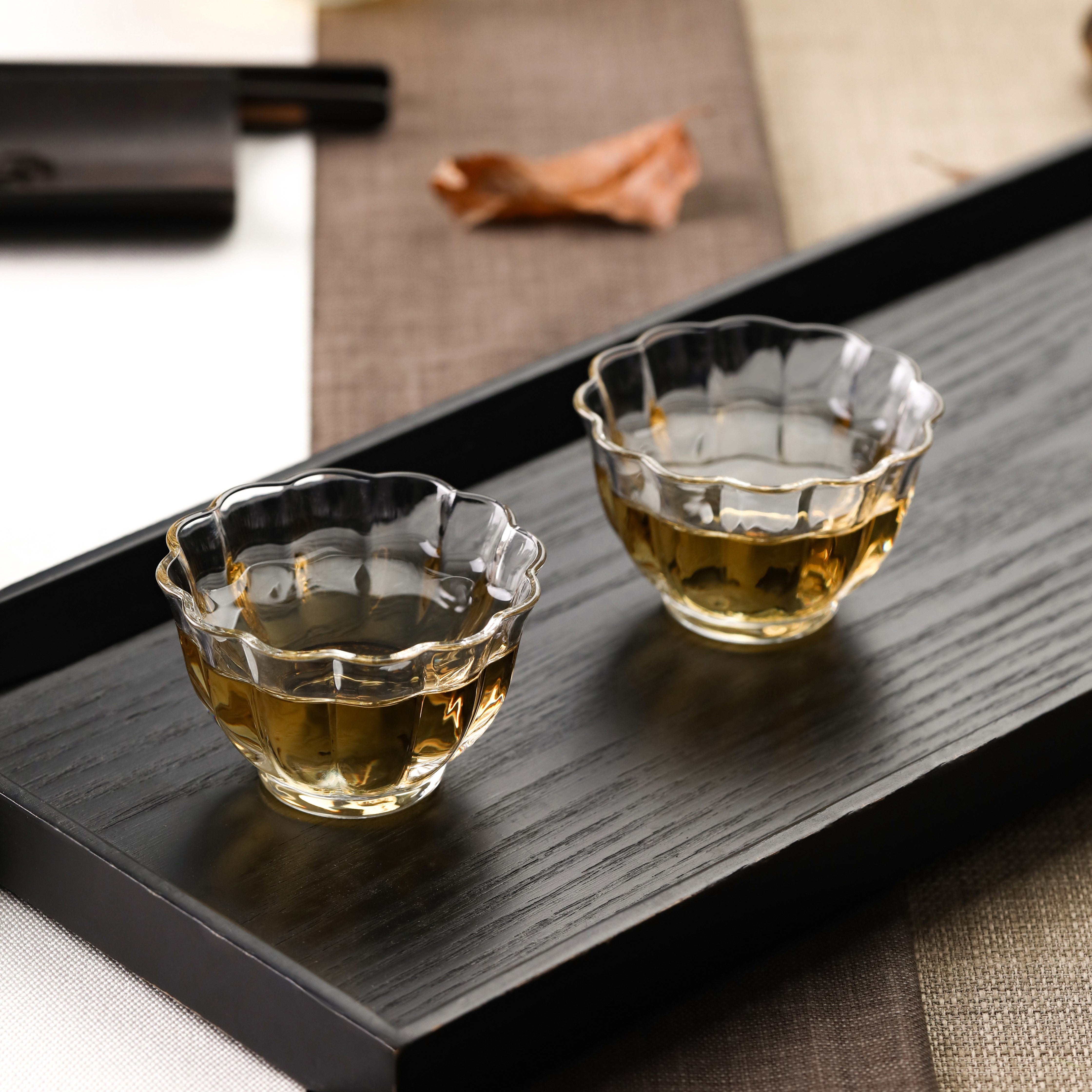 Glass Teacups (Pair）