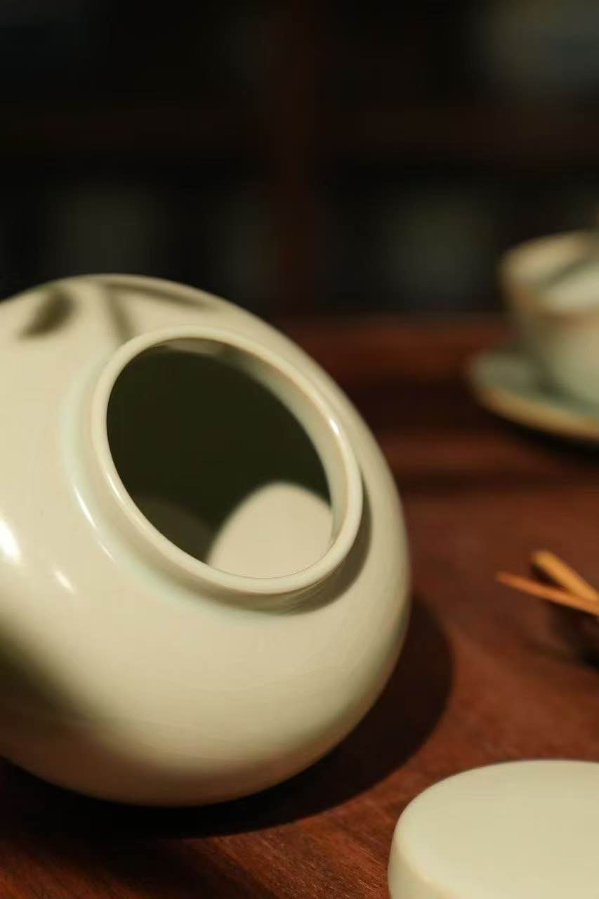 Xiao Fang Kiln 天青馨香茶叶罐