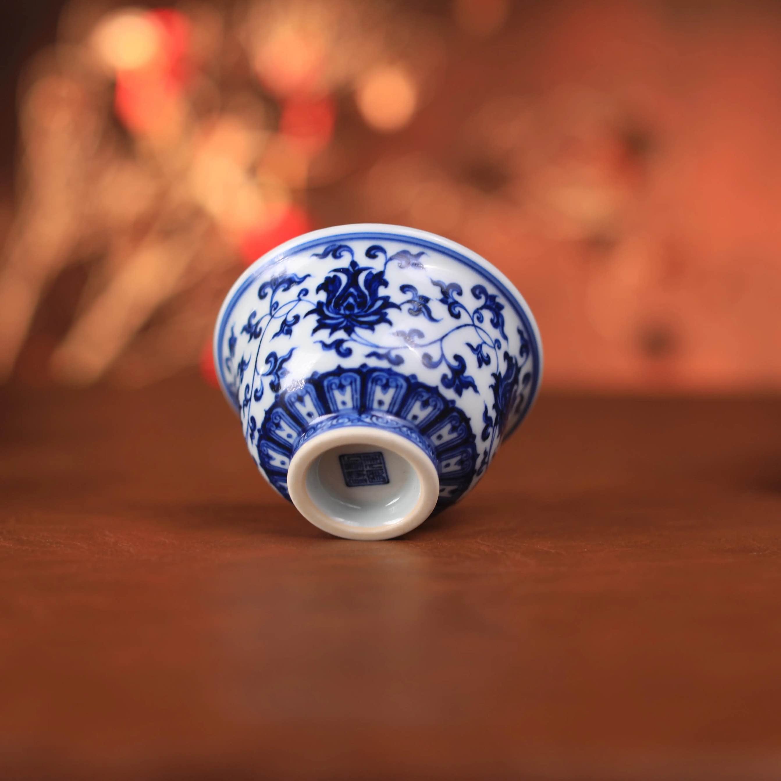 LiuJianFeng Kiln Blue and White Porcelain Cup with entwined lotus and dragon-phoenix Pattern 刘建锋窑 缠枝莲龙凤压手杯